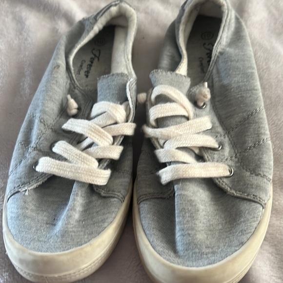 Shoes Brand.. Forever really nice n comfortable $15.00 - Picture 2 of 3